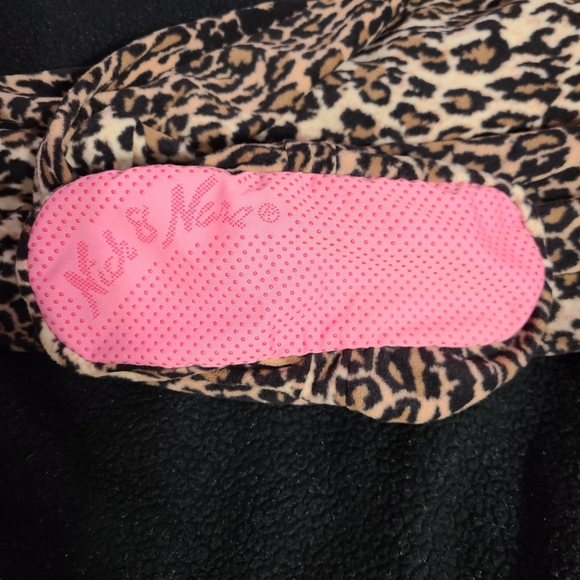 Nick & Nora Leopard Print Onesie Pajamas - Picture 5 of 6